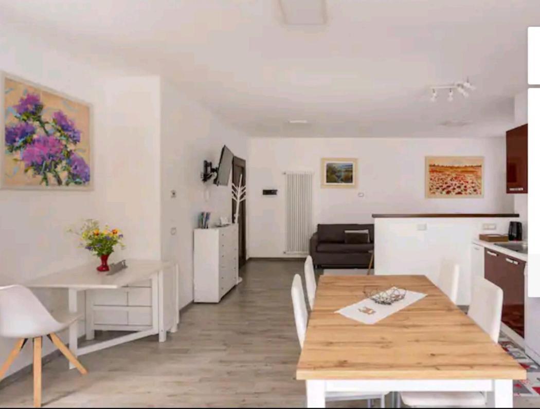 Iris Home Camblione Εξωτερικό φωτογραφία